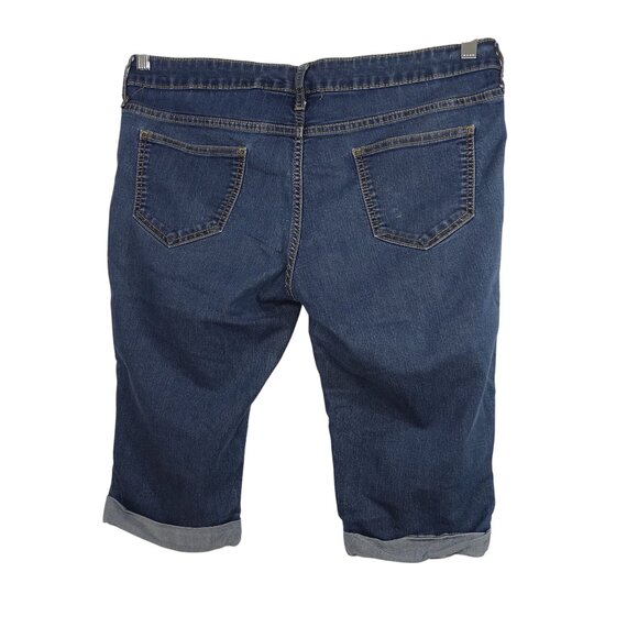 City Streets Blue Bermuda Crop Denim Jean Shorts Juniors Size 13 Cuffed Hem - Picture 2 of 12